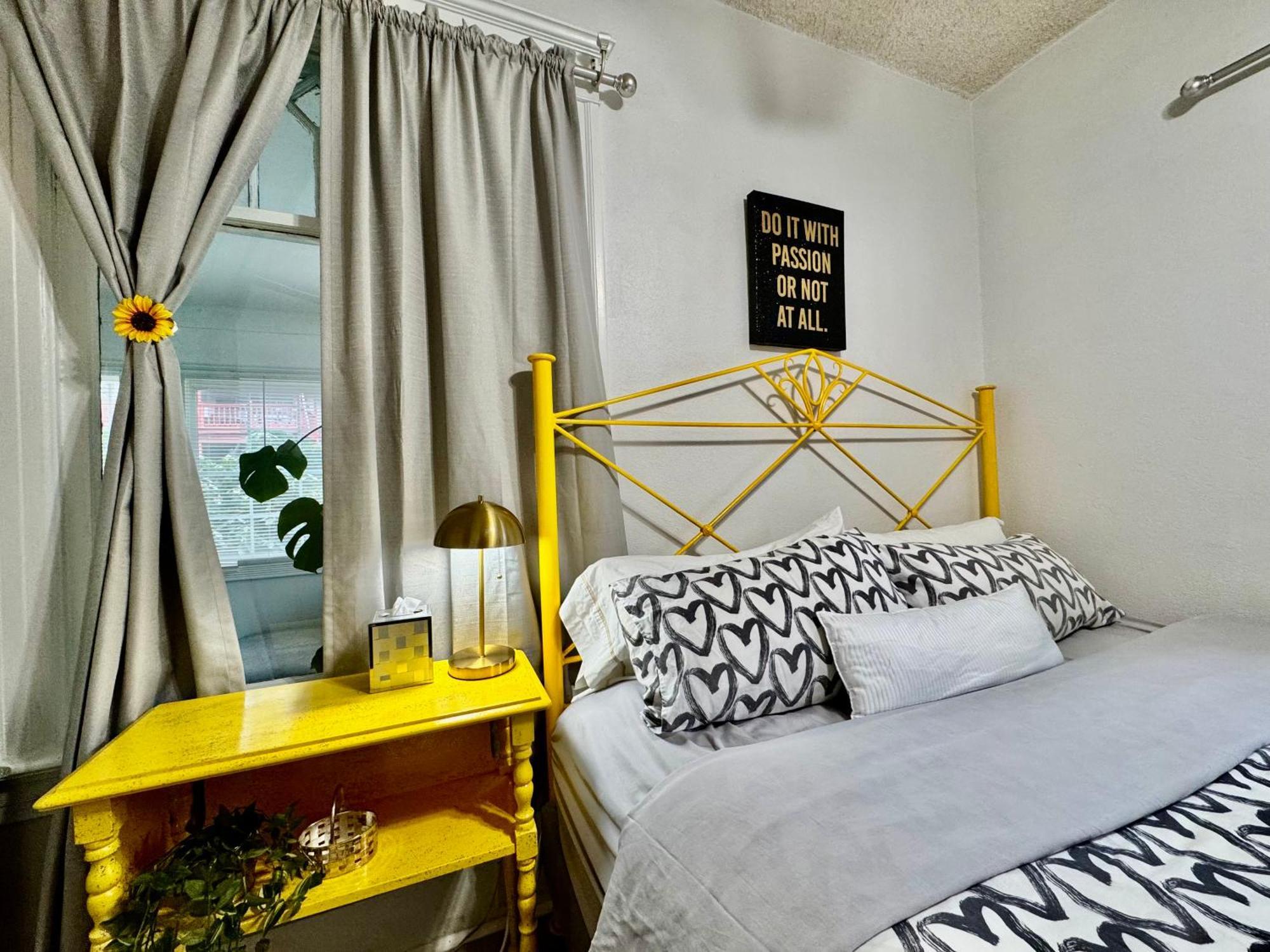 Seattle Home With 2 Bedrooms A King Bed Queen Bed And An Extra Sofa Bed Located 10 Minutes From Seatac Airport And 20 Minutes From Downtown Exterior foto