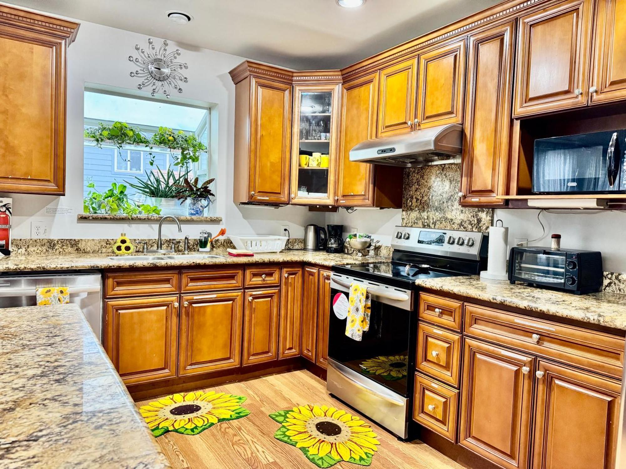 Seattle Home With 2 Bedrooms A King Bed Queen Bed And An Extra Sofa Bed Located 10 Minutes From Seatac Airport And 20 Minutes From Downtown Exterior foto